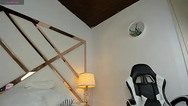 Justin valverde online show from February 14, 2:28 am