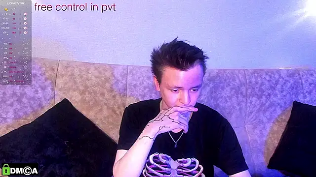 Logan mett online show from November 22, 9:03 pm