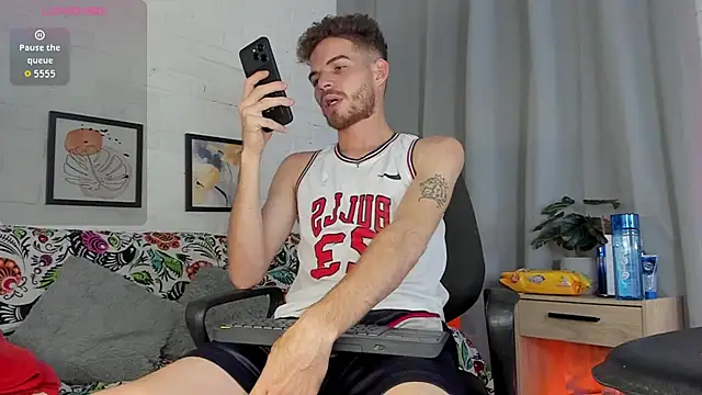 MATEO HUNTER online show from December 14, 8:54 am