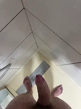 jesuislabb01 online show from November 11, 6:57 pm