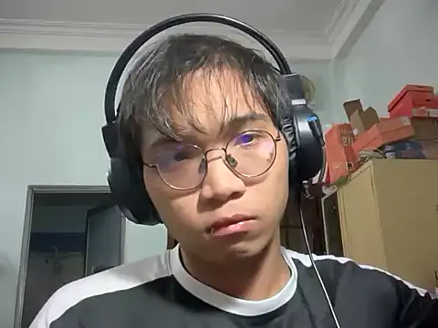 kave2033 online show from November 29, 3:36 pm