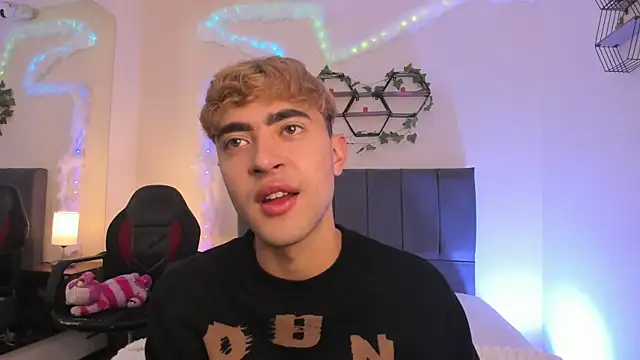 JustinCastiblanco online show from December 3, 11:49 am