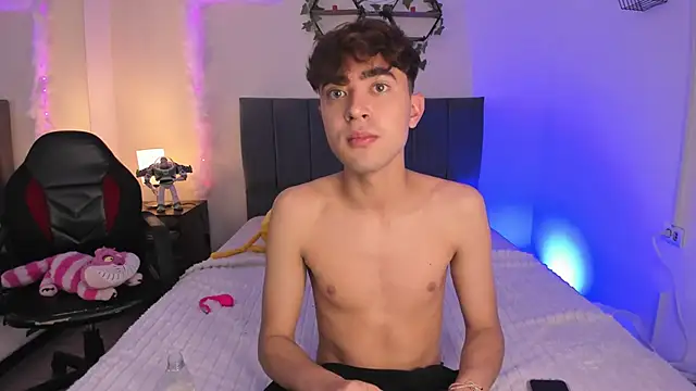 JustinCastiblanco online show from December 19, 12:24 pm