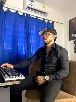 Kylian Alessandro online show from October 27, 3:25 pm