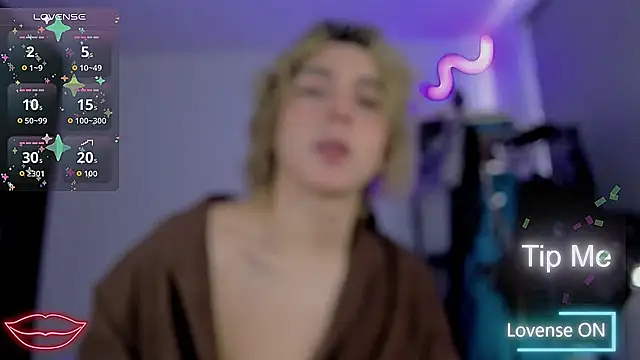 Lyric Mirage online show from November 14, 8:43 pm