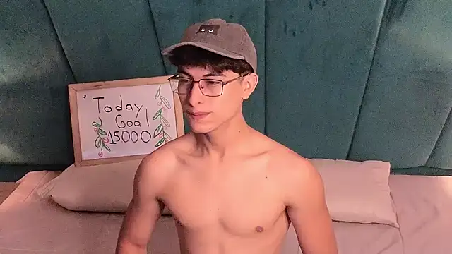 Aaron Eze online show from February 23, 11:39 pm