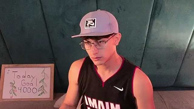 Aaron Eze online show from March 8, 12:09 pm