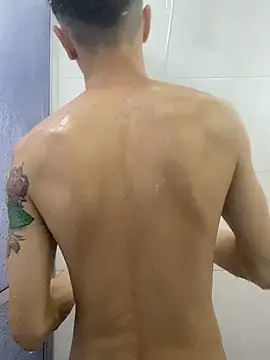 leozin01 online show from March 30, 12:11 am