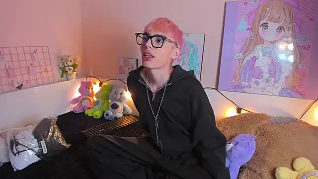 Strawberry Kitty  online show from November 6, 10:57 pm