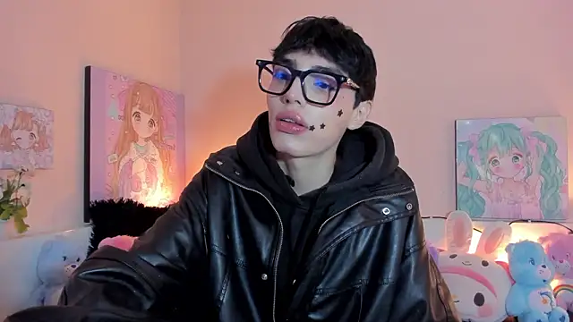 Strawberry Kitty  online show from February 7, 4:19 am