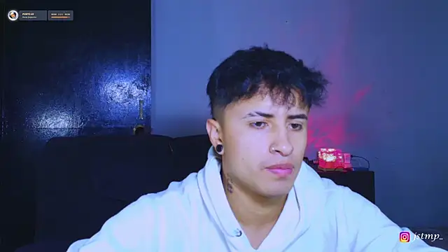 Snapshot of jhon_mendoza_ chatting on October 28, 3:58 pm jhon mendoza  online show from October 28, 3:58 pm