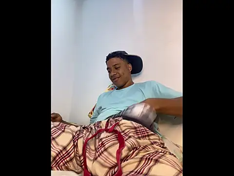 liam Brooks9 online show from February 9, 12:43 pm