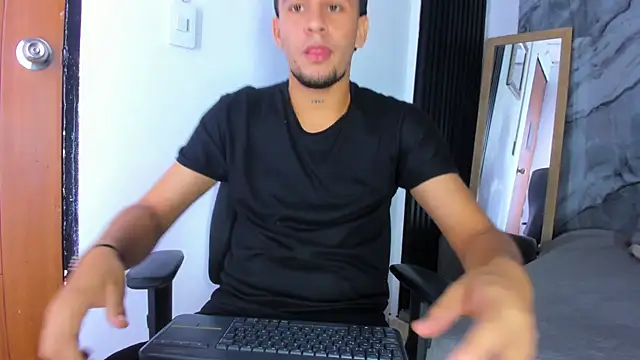 Alan-Smith1 online show from December 3, 9:21 pm