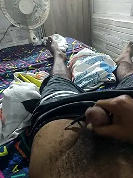 papi420dj online show from December 4, 5:03 am