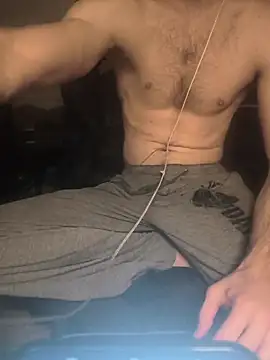 SirDirty34 online show from April 13, 8:15 am