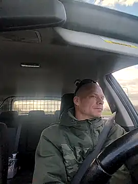 Kinky Play1 online show from April 4, 7:27 am