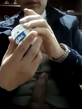 Carriata larry online show from December 17, 4:42 am