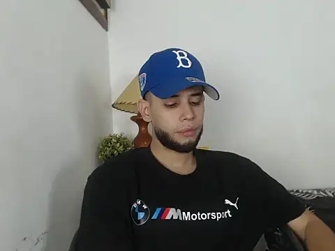 Maxcole 07 online show from November 15, 10:45 pm