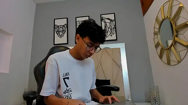 adams bobby online show from March 22, 11:15 am