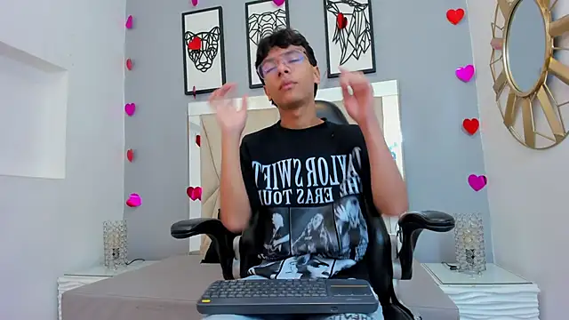 adams bobby online show from February 24, 11:33 am