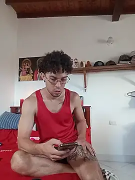 Snapshot of Paul_Bellucci chatting on October 25, 8:43 pm Paul Bellucci online show from October 25, 8:43 pm