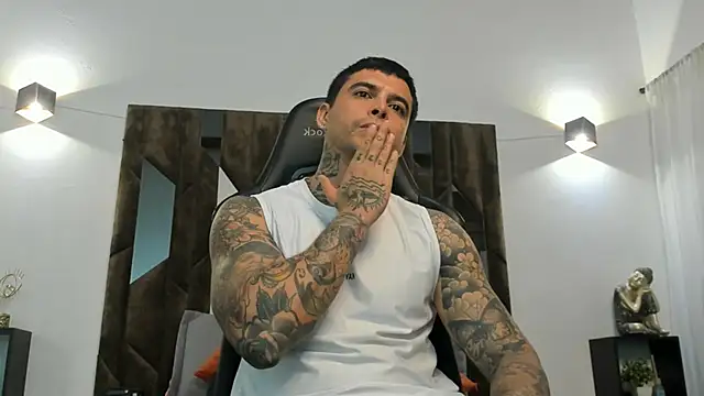 MATEO DILUCA online show from December 2, 10:18 am