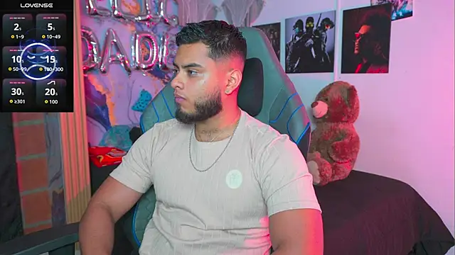 Tiler wolker online show from April 14, 12:11 am