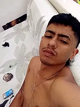 SkinniYamo online show from February 25, 4:19 pm