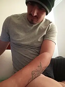 Snapshot of arescloudxxx chatting on October 28, 2:52 pm arescloudxxx online show from October 28, 2:52 pm