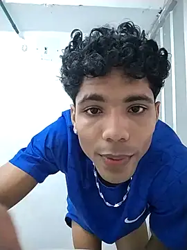 Alex Sweeting online show from March 25, 9:30 pm