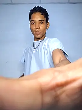 Alex Sweeting online show from November 17, 5:43 am