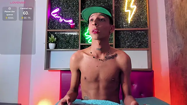 Max Steell online show from November 14, 3:53 am