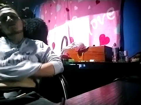 tufavorito912 online show from November 2, 10:36 pm