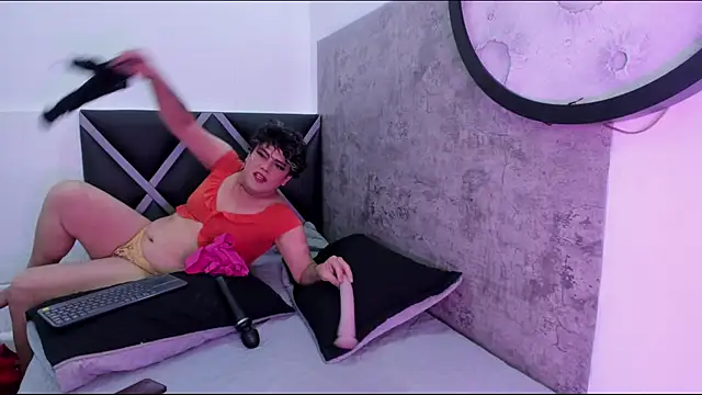 Yordan Curvyhot online show from November 15, 8:55 pm