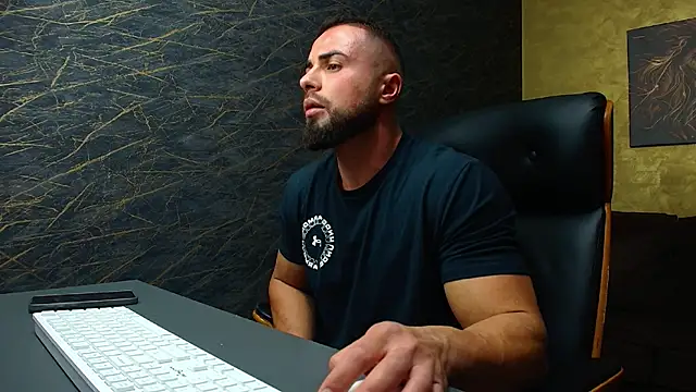 HayesWood online show from November 4, 5:41 am