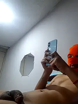 AdriSolannsh online show from October 31, 6:39 am