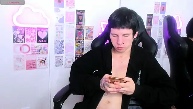 CutieKai  online show from April 11, 10:02 pm