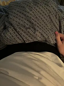 homme20 online show from March 6, 10:40 pm