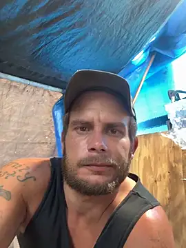 bkuterbach2015 online show from April 17, 6:43 pm