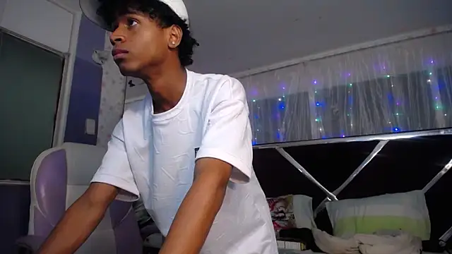 Santy bigcock 01 online show from April 7, 12:32 am