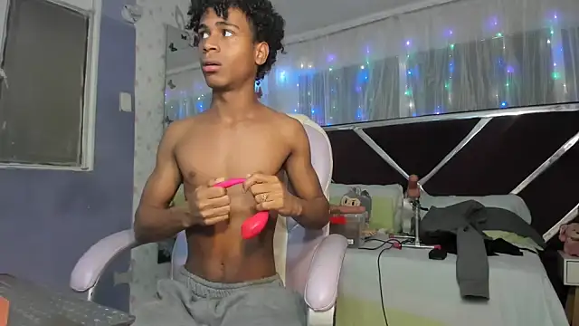 Santy bigcock 01 online show from March 20, 12:53 pm