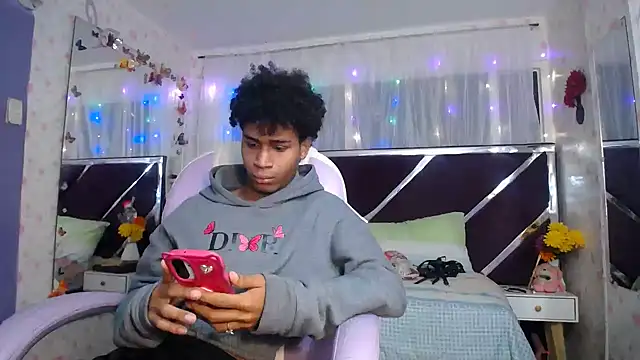 Santy bigcock 01 online show from April 1, 12:29 pm