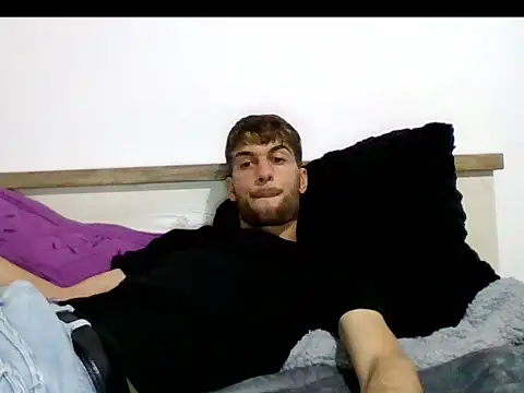 nikolasnik50 online show from November 4, 9:16 pm