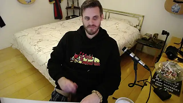 skatejocke online show from December 4, 7:43 pm