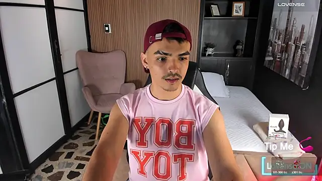 NicoKingg  online show from November 11, 1:43 am