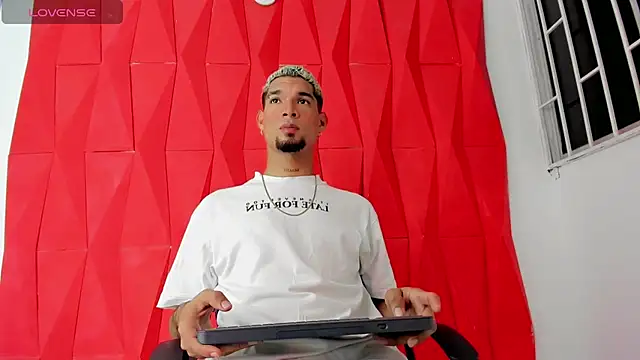 Carlitos sexy online show from November 12, 3:45 am