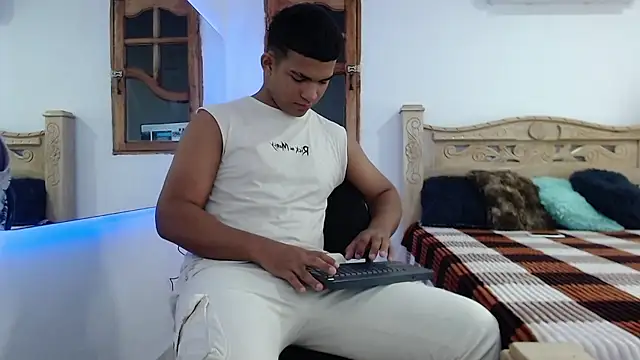 mathews    online show from November 25, 2:57 am