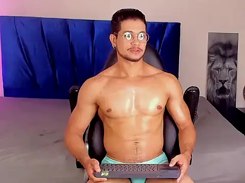 Nolan joness online show from April 13, 8:42 pm