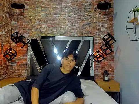 MattFiore online show from December 4, 7:21 pm