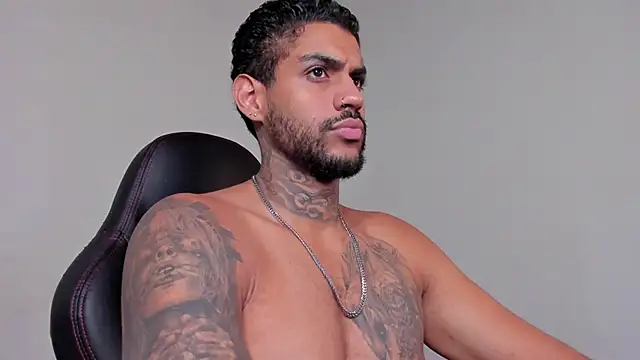 LuigiVitale 1 online show from December 1, 2:09 pm